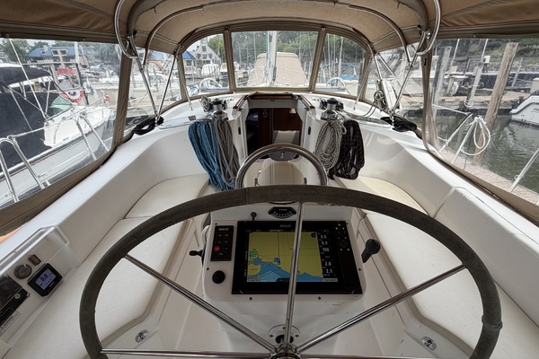 Perfect Day 3 42ft Beneteau Yacht For Sale