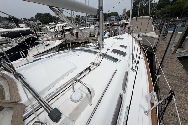 Perfect Day 3 42ft Beneteau Yacht For Sale