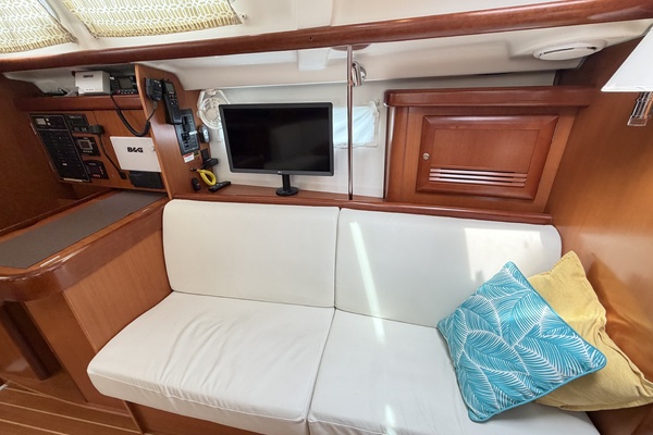 Perfect Day 3 42ft Beneteau Yacht For Sale