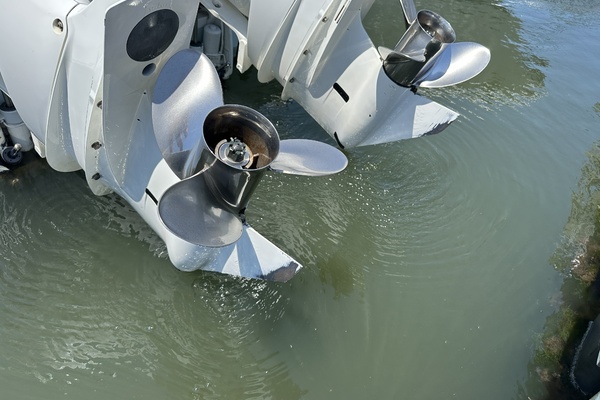28ft Sportsman Yacht For Sale