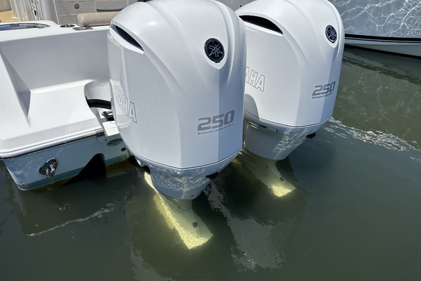 28ft Sportsman Yacht For Sale