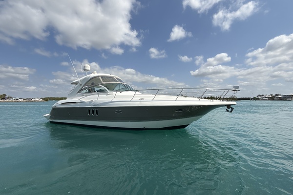 42ft Cruisers Yachts Yacht For Sale