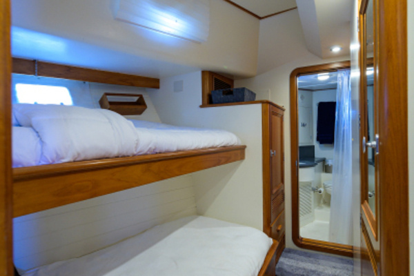 2003 New England Boatworks 90