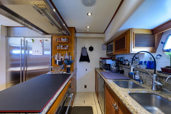 2003 New England Boatworks 90