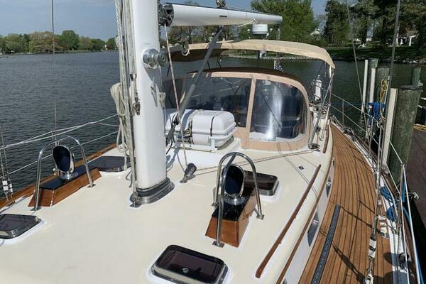BRISE DE MER 53ft Little Harbor Yacht For Sale