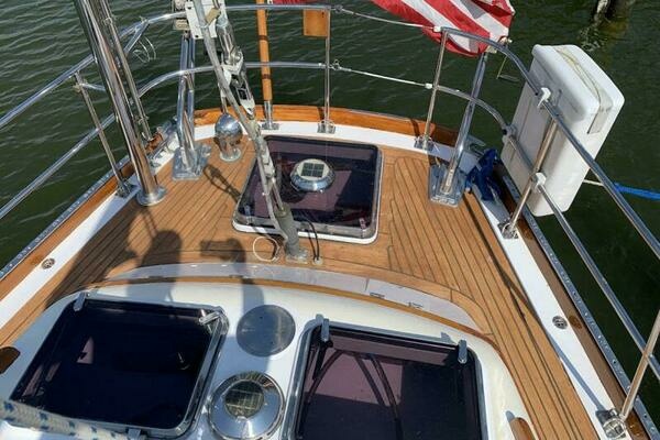 Little Harbor 53 Yacht For Sale