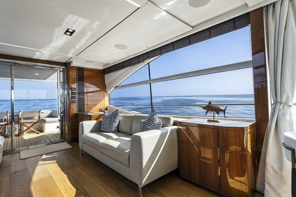 2018 Princess 75