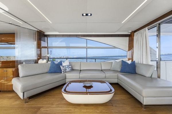 2018 Princess 75