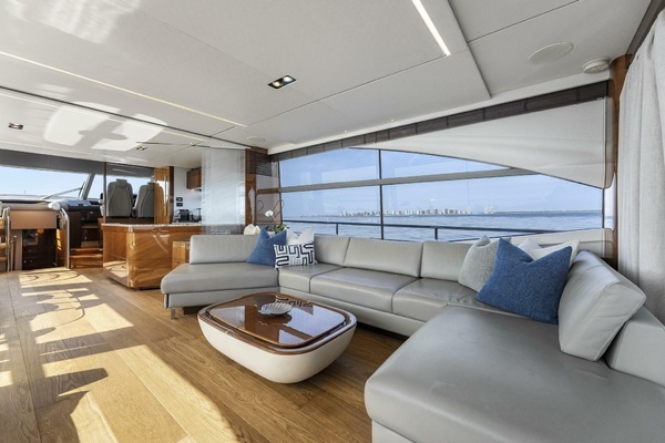 2018 Princess 75