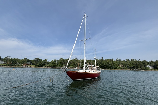 REDHEAD 40ft Hinckley Yacht For Sale