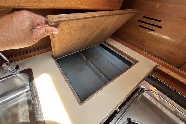 REDHEAD 40ft Hinckley Yacht For Sale