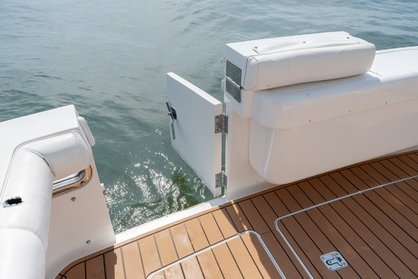 2003 Bertram 39