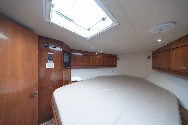 2003 Bertram 39