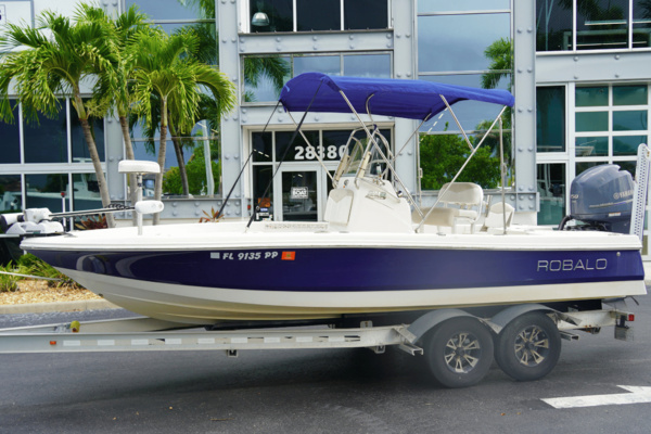 20-ft-Robalo-2014-Cayman 206- Bonita Springs Florida United States  yacht for sale