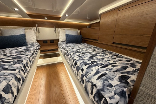 2026 Tiara Yachts 48