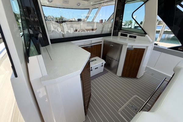 SASSY THREE 48ft Tiara Yachts Yacht For Sale