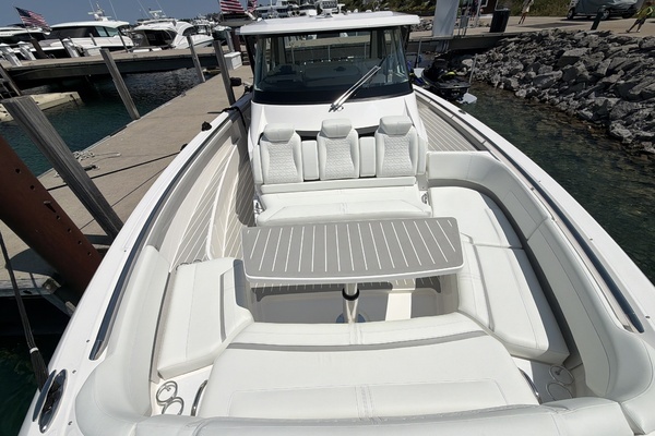 2026 Tiara Yachts 48