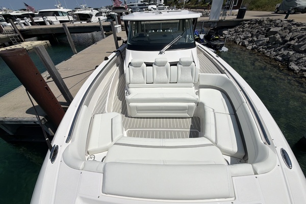 2026 Tiara Yachts 48