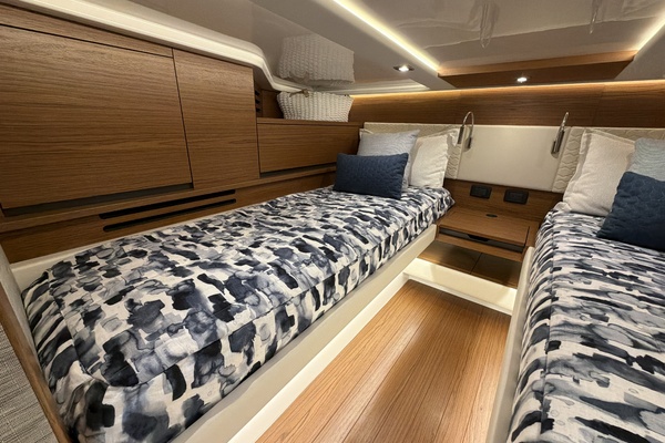 SASSY THREE 48ft Tiara Yachts Yacht For Sale