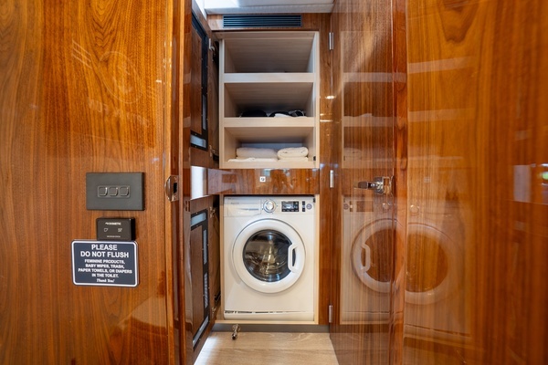 Riviera 4600 Yacht For Sale