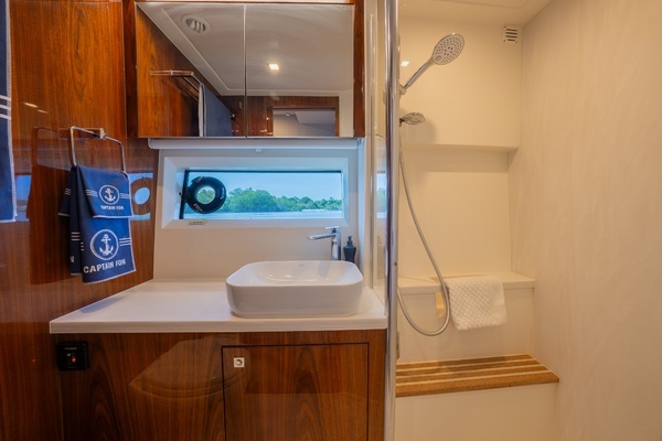 Riviera 4600 Yacht For Sale