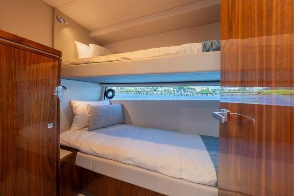 Riviera 4600 Yacht For Sale