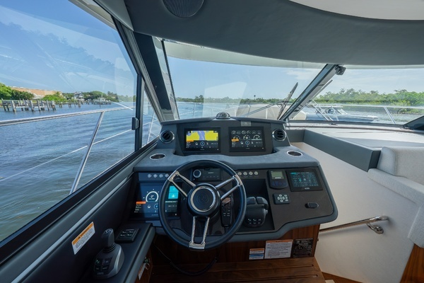 Riviera 4600 Yacht For Sale