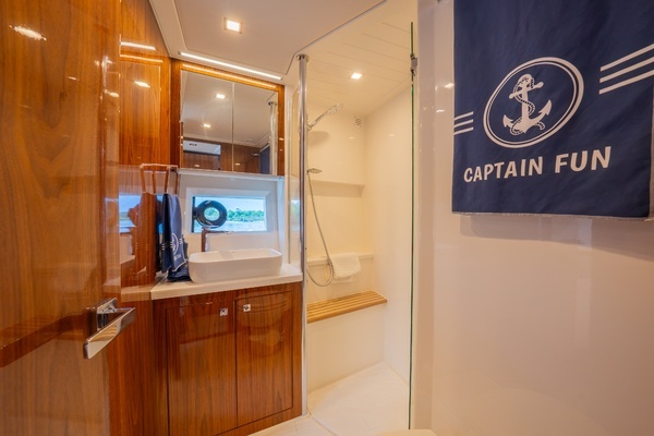 Riviera 4600 Yacht For Sale