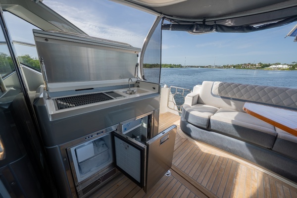 Riviera 4600 Yacht For Sale
