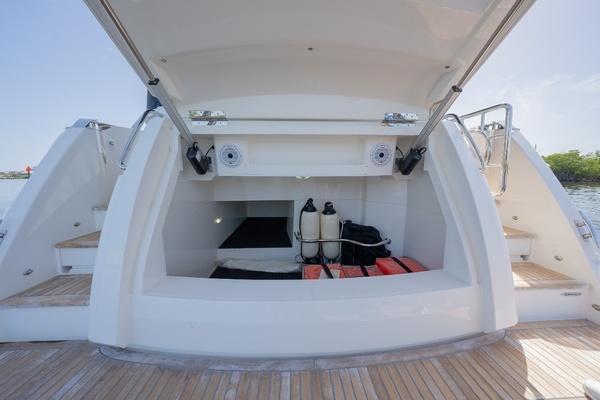 Riviera 4600 Yacht For Sale