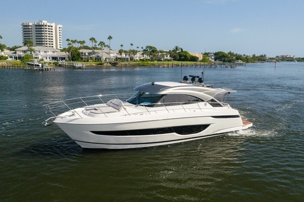 Riviera 4600 Yacht For Sale