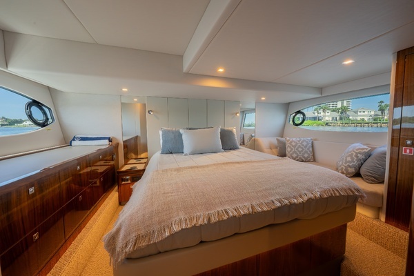 Riviera 4600 Yacht For Sale