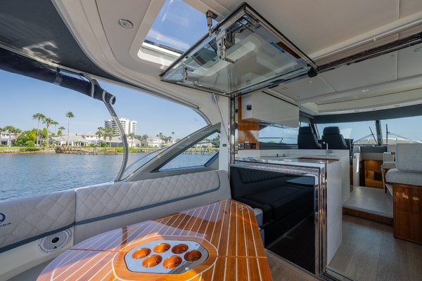 Riviera 4600 Yacht For Sale