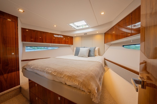 Riviera 4600 Yacht For Sale