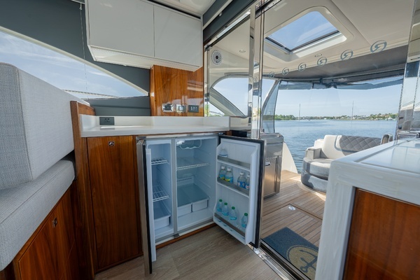 Riviera 4600 Yacht For Sale