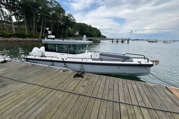 28-ft-Axopar-2021-28 Cabin-FARADAY Falmouth Maine United States  yacht for sale