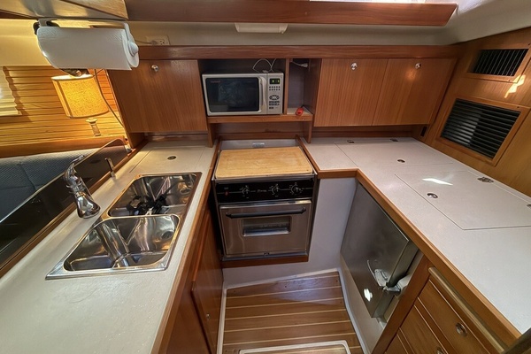 Compass Rose 35ft Catalina Yacht For Sale