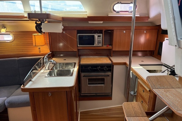 Compass Rose 35ft Catalina Yacht For Sale