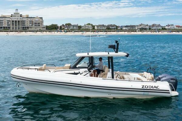 33ft Zodiac Yacht For Sale