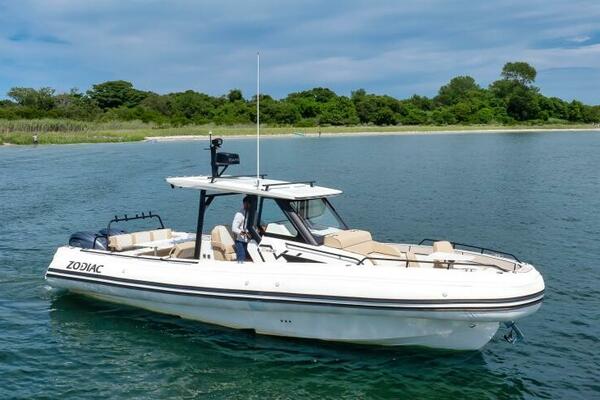 33ft Zodiac Yacht For Sale