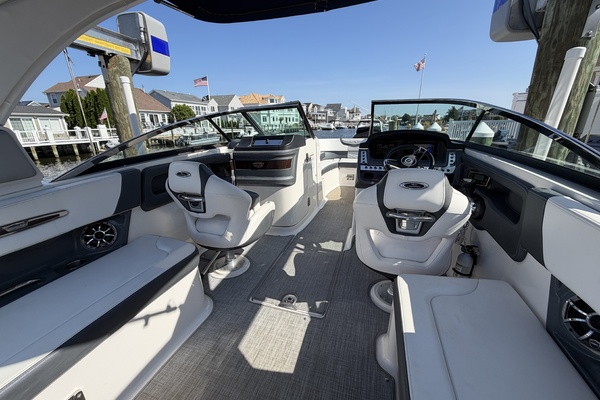 27ft Chaparral Yacht For Sale