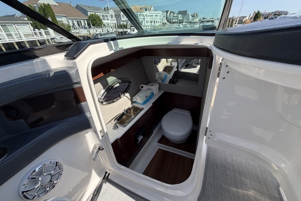 27ft Chaparral Yacht For Sale