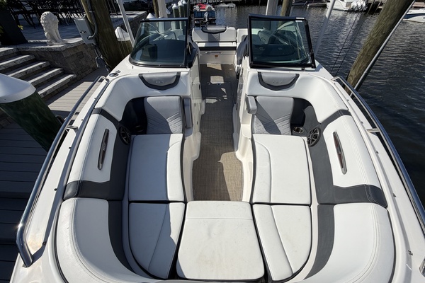 27ft Chaparral Yacht For Sale