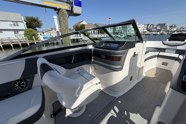 27ft Chaparral Yacht For Sale