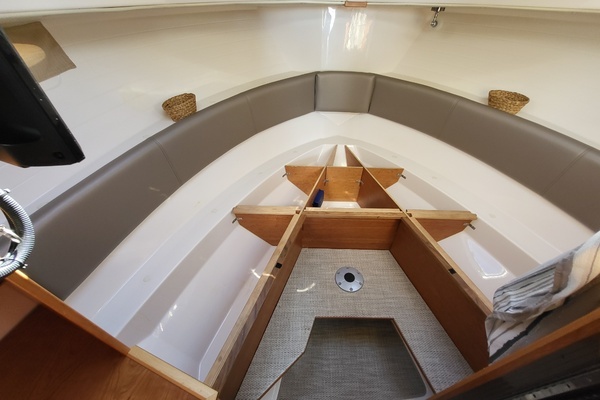 2023 Cutwater 28
