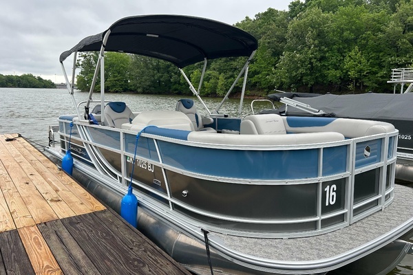 24-ft-South Bay-2025-Tritoon- Grand Rivers Kentucky United States  yacht for sale