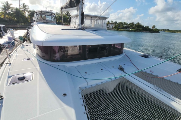 42ft Lagoon Yacht For Sale