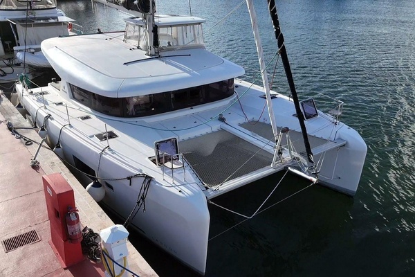 42ft Lagoon Yacht For Sale