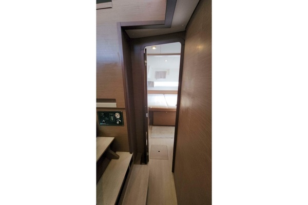 Lagoon 42 Yacht For Sale