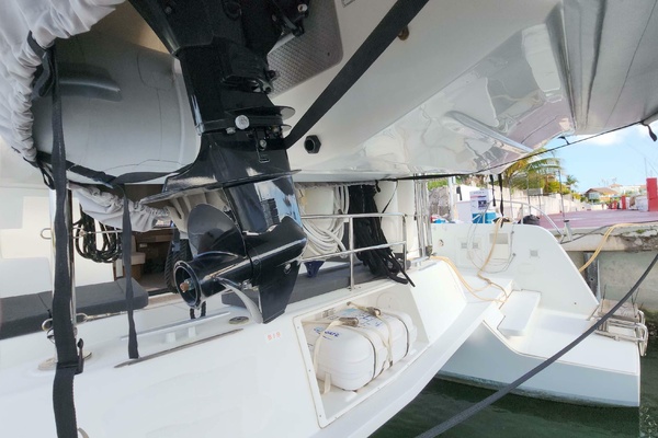 42ft Lagoon Yacht For Sale